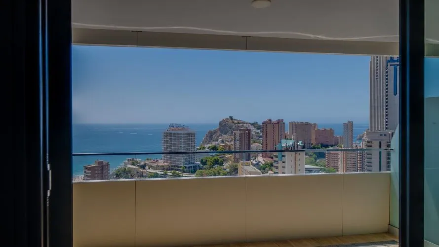 Apartamento de 2 dormitorios en Benidorm, Spain No. 1281 № 14