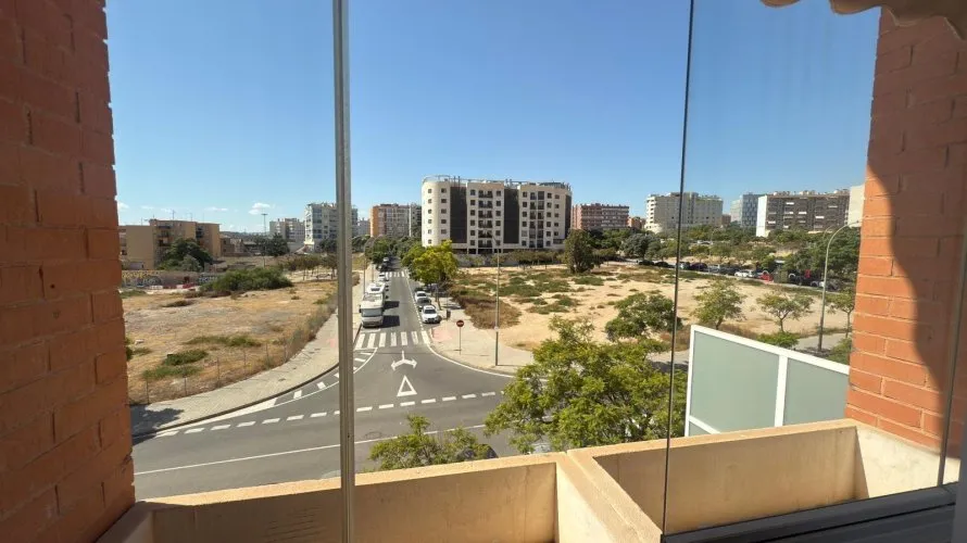 Apartamento de 3 dormitorios en Alicante, Spain No. 126 № 26