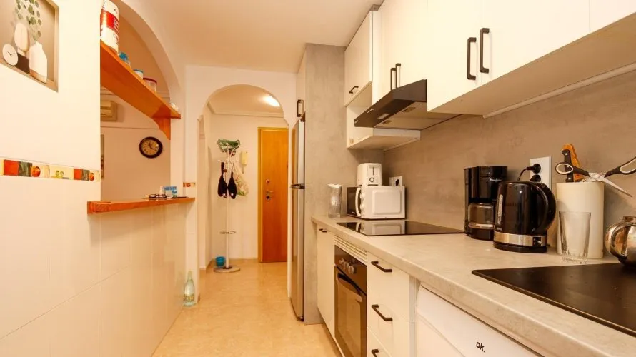 Apartamento de 1 dormitorio en Alicante, Spain No. 1120 № 2