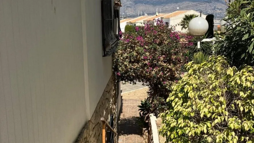 Villa de 4 dormitorios en Albir, Spain No. 586 № 21