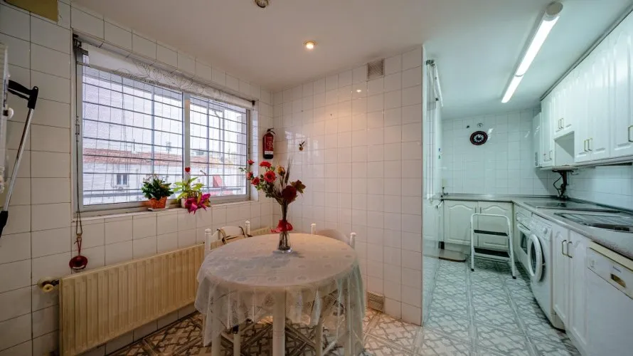 Apartamento de 2 dormitorios en Madrid, Spain No. 1028 № 4