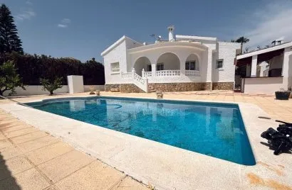 Villa de 3 dormitorios en Ciudad Quesada, Spain No. 819