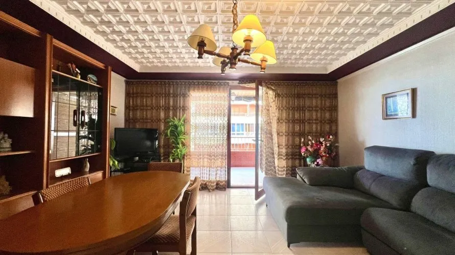 Apartamento de 3 dormitorios en Torrevieja, Spain No. 1081 № 1