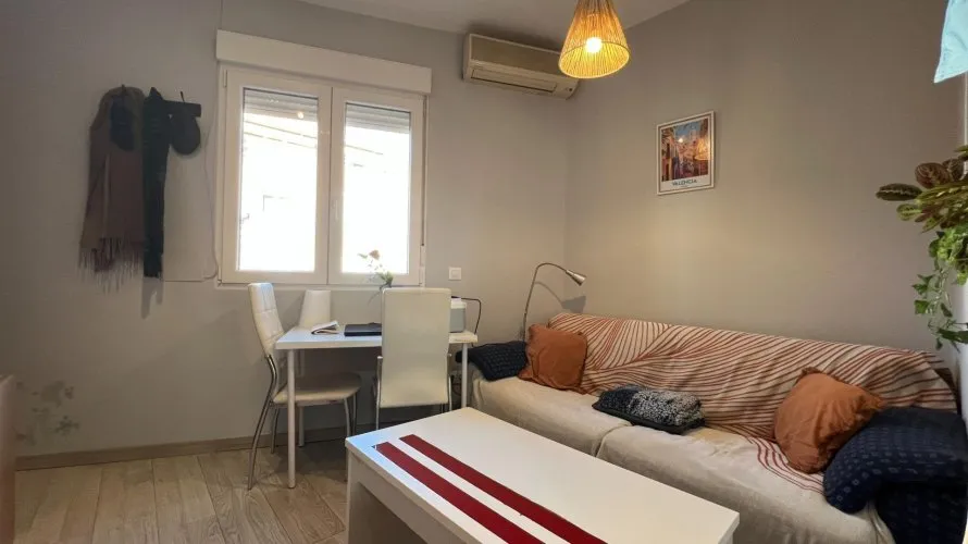 Apartamento de 1 dormitorio en Madrid, Spain No. 993 № 2