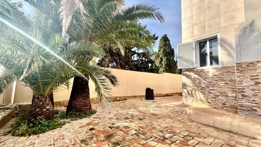 Villa de 4 dormitorios en Torrevieja, Spain No. 229 № 12