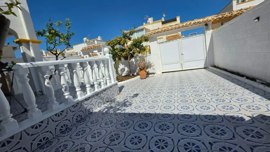 Сasa de 3 dormitorios en Torrevieja, Spain No. 1095 № 8