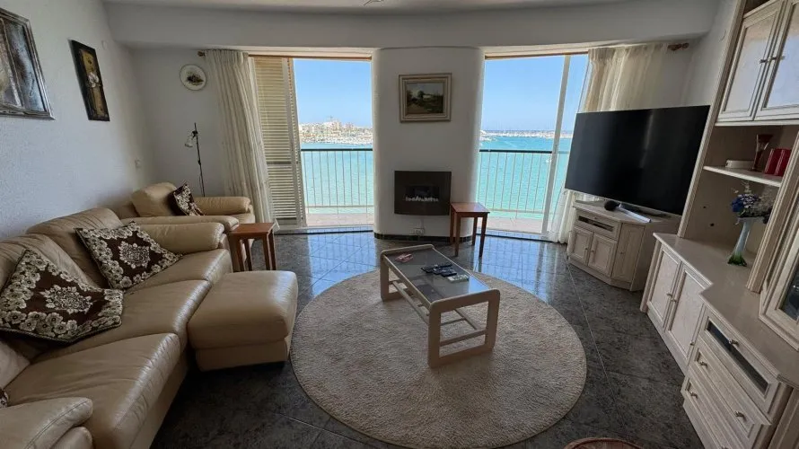 Apartamento de 3 dormitorios en Torrevieja, Spain No. 787 № 3