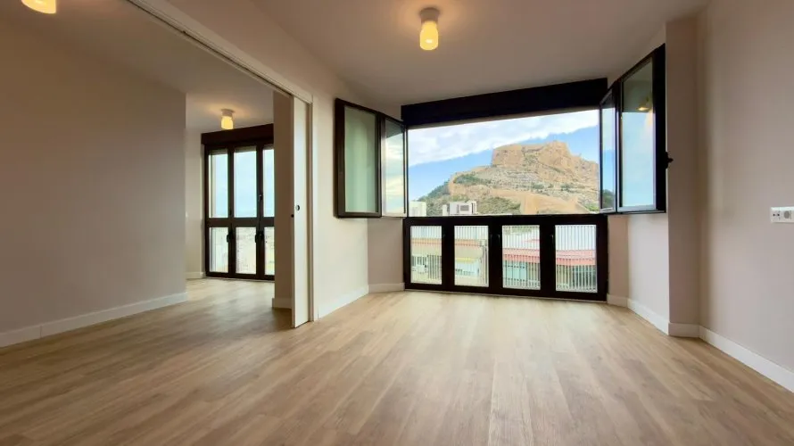 Apartamento de 3 dormitorios en Alicante, Spain No. 183 № 28