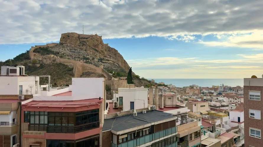 Apartamento de 3 dormitorios en Alicante, Spain No. 183 № 25