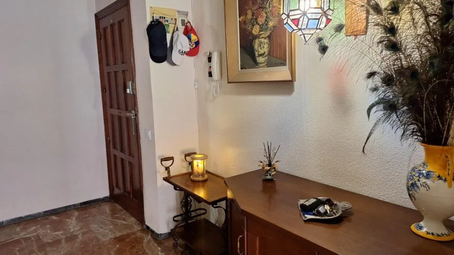 Apartamento de 3 dormitorios en Alicante, Spain No. 162 № 2