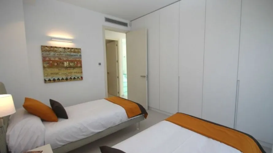 Villa de 197m² en La Zenia, Spain No. 252 № 1