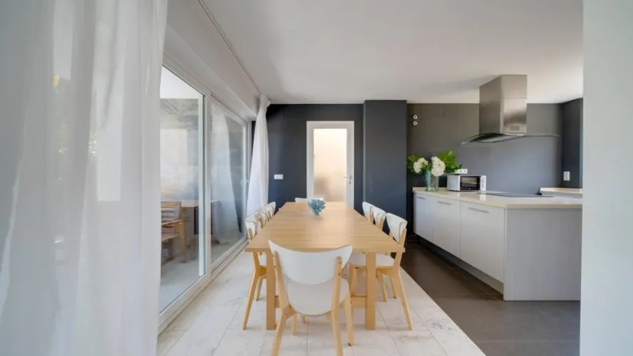 Villa de 4 dormitorios en Albir, Spain No. 539 № 2