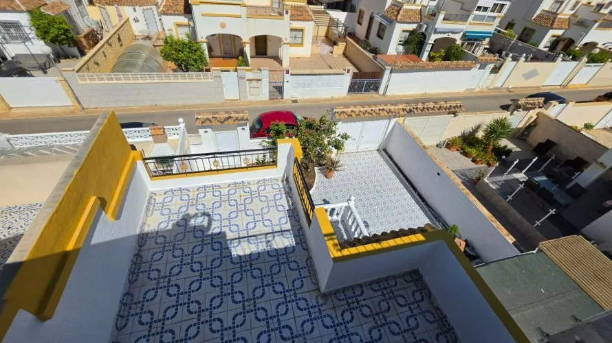Сasa de 3 dormitorios en Torrevieja, Spain No. 1095 № 2