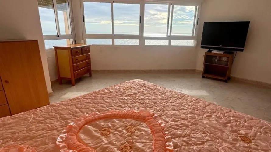 Apartamento de 4 dormitorios en Torrevieja, Spain No. 977 № 18