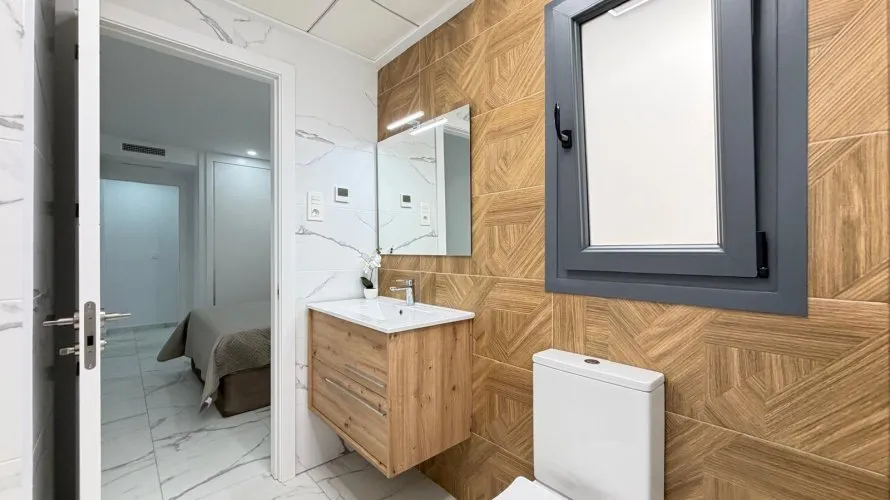 Apartamento de 2 dormitorios en Torrevieja, Spain No. 1000 № 12