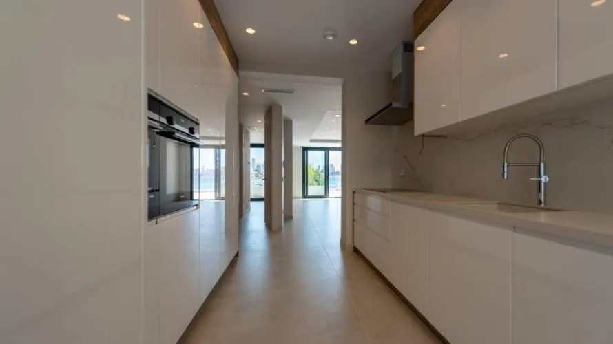 Apartamento de 4 dormitorios en Benidorm, Spain No. 339 № 23