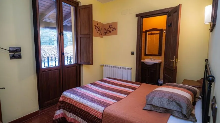 Villa de 8 dormitorios en Lena, Spain No. 1243 № 20