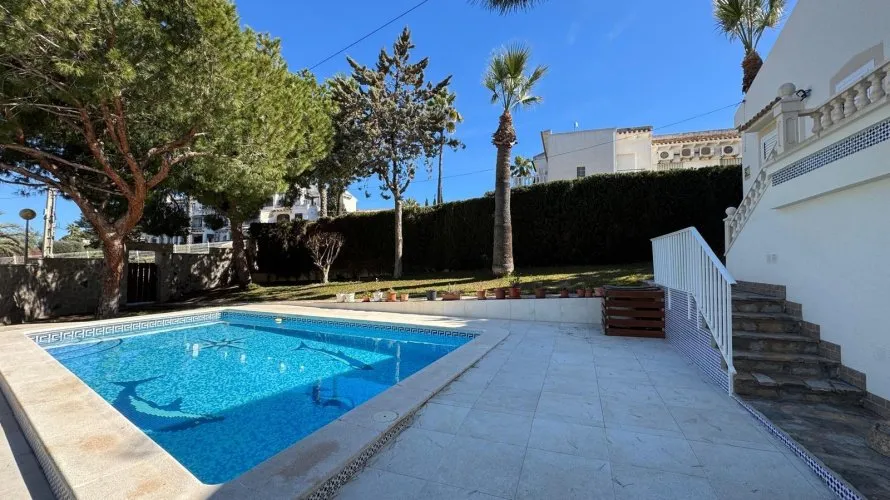 Villa de 3 dormitorios en Cabo Roig, Spain No. 106 № 3