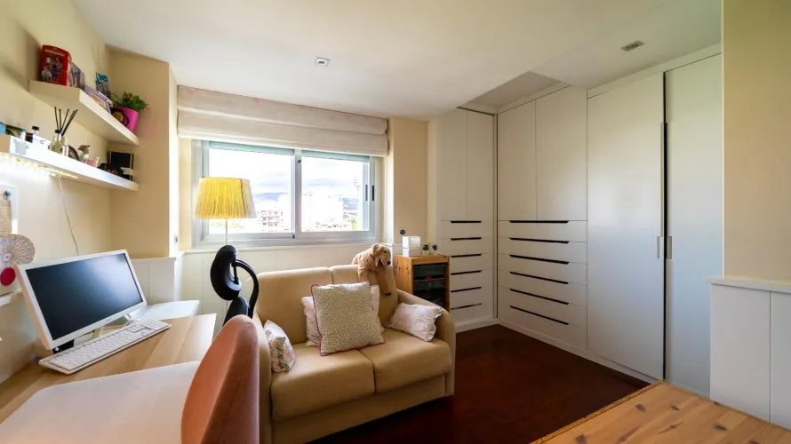 Apartamento de 4 dormitorios en Villajoyosa, Spain No. 1036 № 19