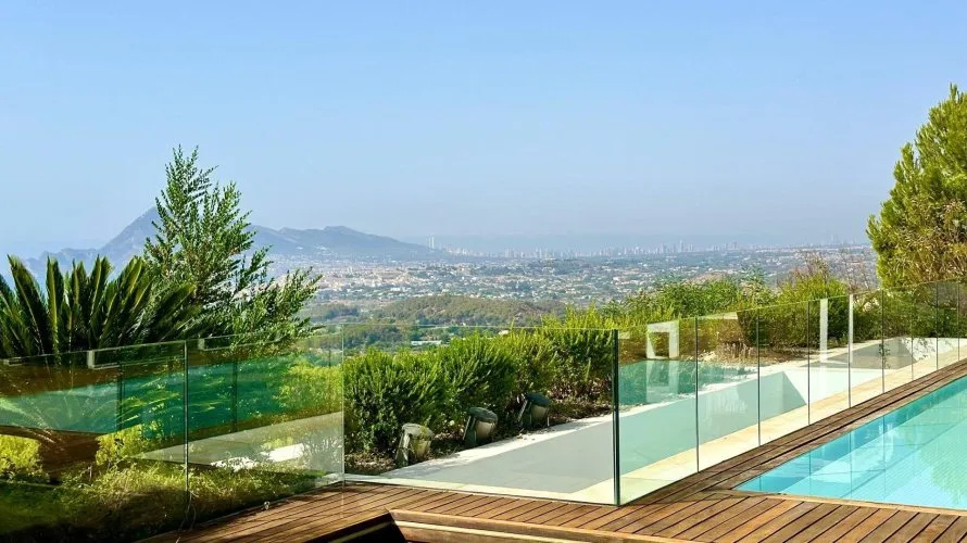 Villa de 4 dormitorios en Altea, Spain No. 593 № 2