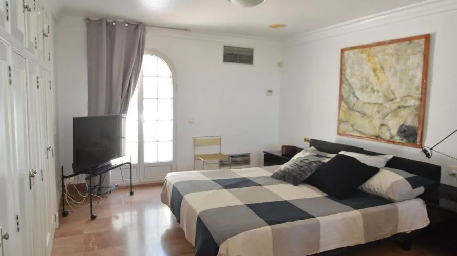 Villa de 4 dormitorios en Torrevieja, Spain No. 113 № 27
