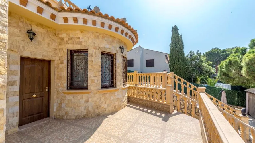 Villa de 4 dormitorios en Campoamor, Spain No. 1338 № 23