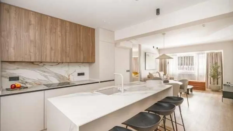 Apartamento de 2 dormitorios en Madrid, Spain No. 636 № 1