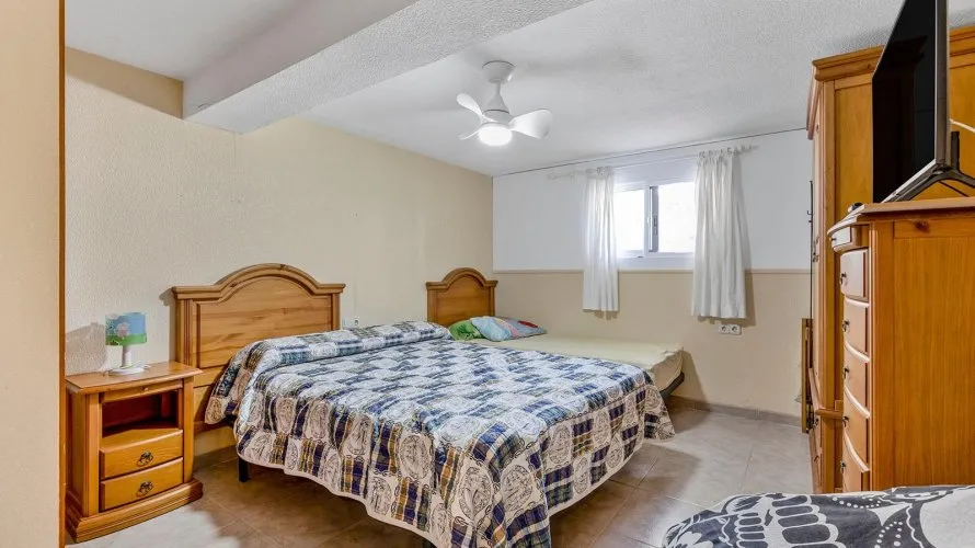 Villa de 4 dormitorios en Torrevieja, Spain No. 835 № 16