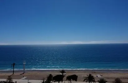 Apartamento de 2 dormitorios en Villajoyosa, Spain No. 411