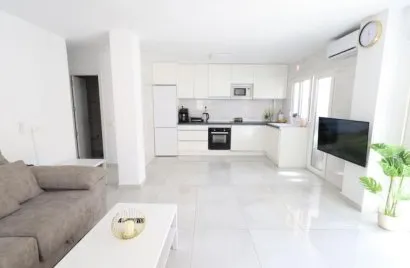 Apartamento de 3 dormitorios en Torrevieja, Spain No. 1137