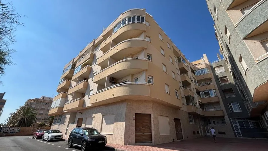 Apartamento de 1 dormitorio en Torrevieja, Spain No. 233 № 28