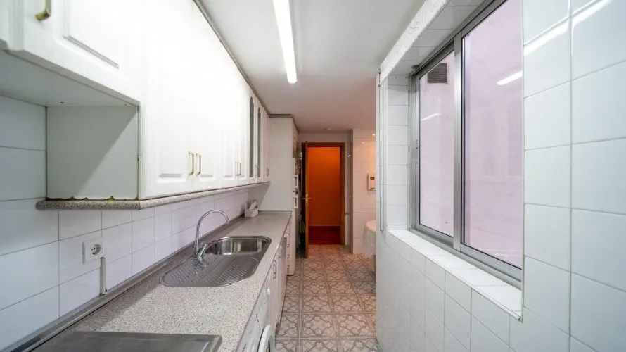 Apartamento de 2 dormitorios en Madrid, Spain No. 1028 № 9
