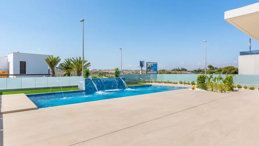 Villa de 3 dormitorios en Campoamor, Spain No. 612 № 6