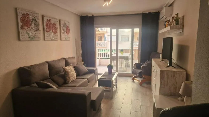 Apartamento de 3 dormitorios en Torrevieja, Spain No. 244 № 1