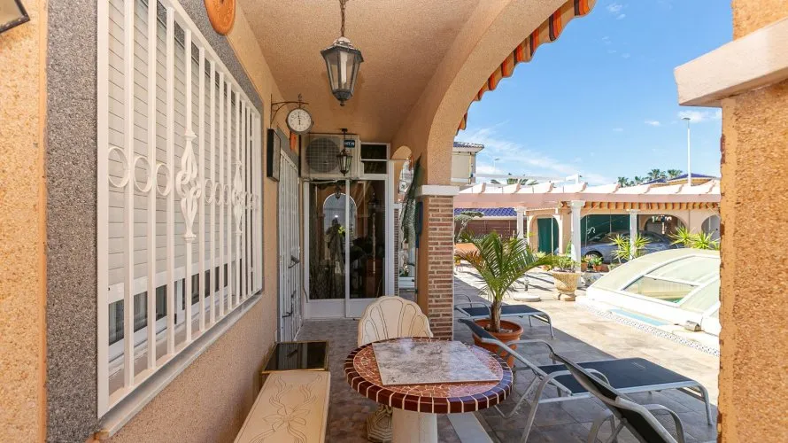 Villa de 158m² en Cabo Roig, Spain No. 1166 № 23