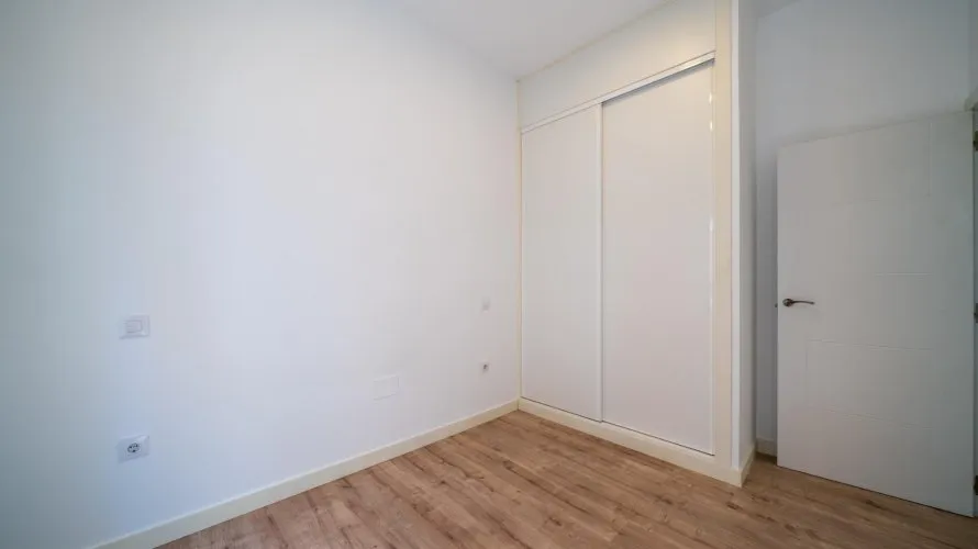 Apartamento de 2 dormitorios en Madrid, Spain No. 1087 № 15