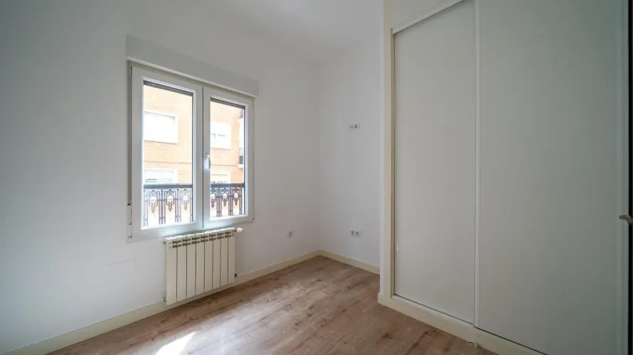 Apartamento de 2 dormitorios en Madrid, Spain No. 1087 № 9