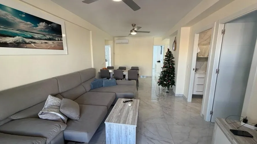 Apartamento de 3 dormitorios en Torrevieja, Spain No. 953 № 21