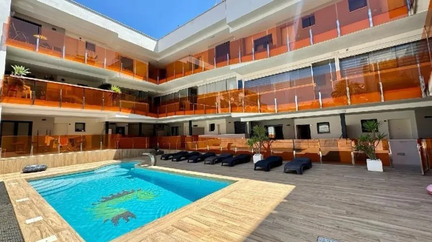 Apartamento de 2 dormitorios en Torrevieja, Spain No. 739 № 20
