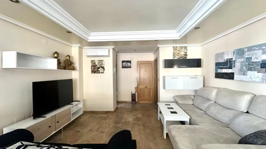 Apartamento de 4 dormitorios en Torrevieja, Spain No. 765 № 2