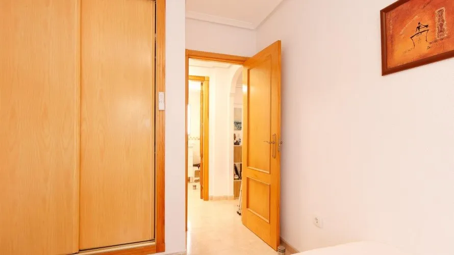 Apartamento de 1 dormitorio en Alicante, Spain No. 1120 № 18