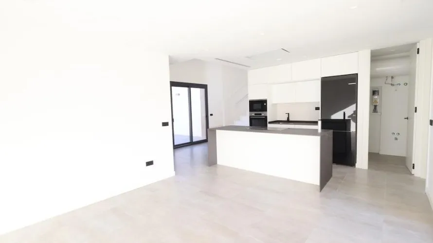 Apartamento de 3 dormitorios en Los Alcázares, Spain No. 654 № 8