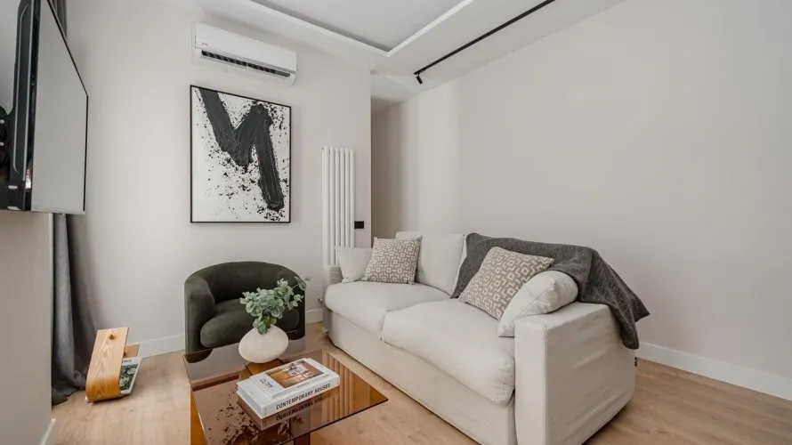 Apartamento de 3 dormitorios en Madrid, Spain No. 550 № 1