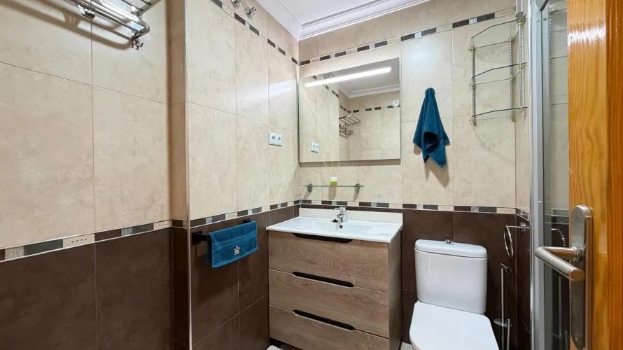 Apartamento de 3 dormitorios en Torrevieja, Spain No. 996 № 2