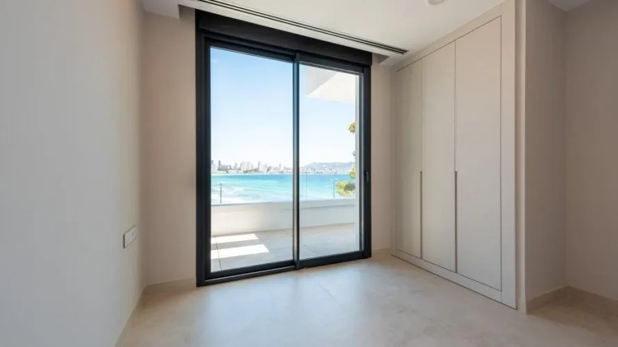 Apartamento de 4 dormitorios en Benidorm, Spain No. 339 № 27