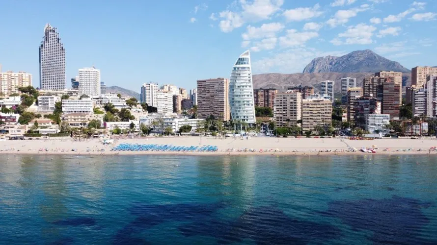Apartamento de 3 dormitorios en Benidorm, Spain No. 531 № 9