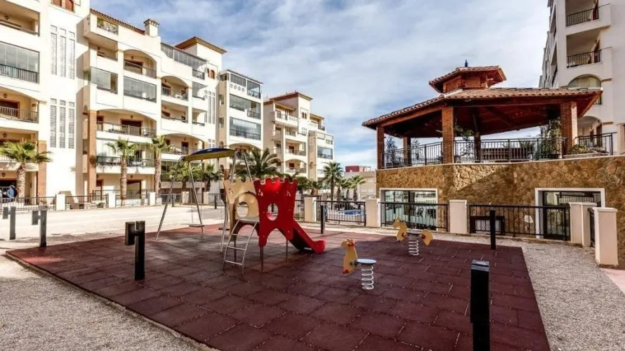 Apartamento de 3 dormitorios en Guardamar del Segura, Spain No. 633 № 8