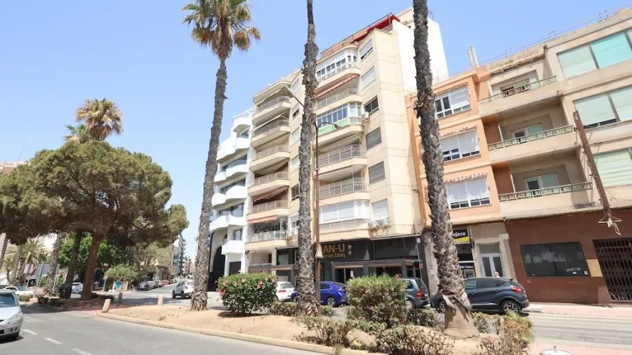 Apartamento de 3 dormitorios en Torrevieja, Spain No. 594 № 27