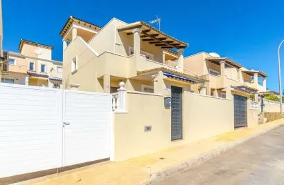 Сasa de 105m² en Campoamor, Spain No. 957