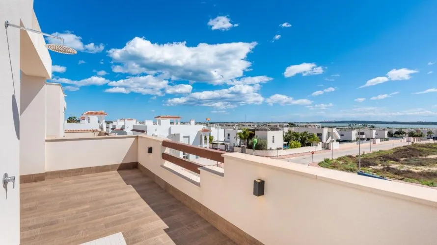 Villa de 3 dormitorios en La Herrada, Spain No. 606 № 6